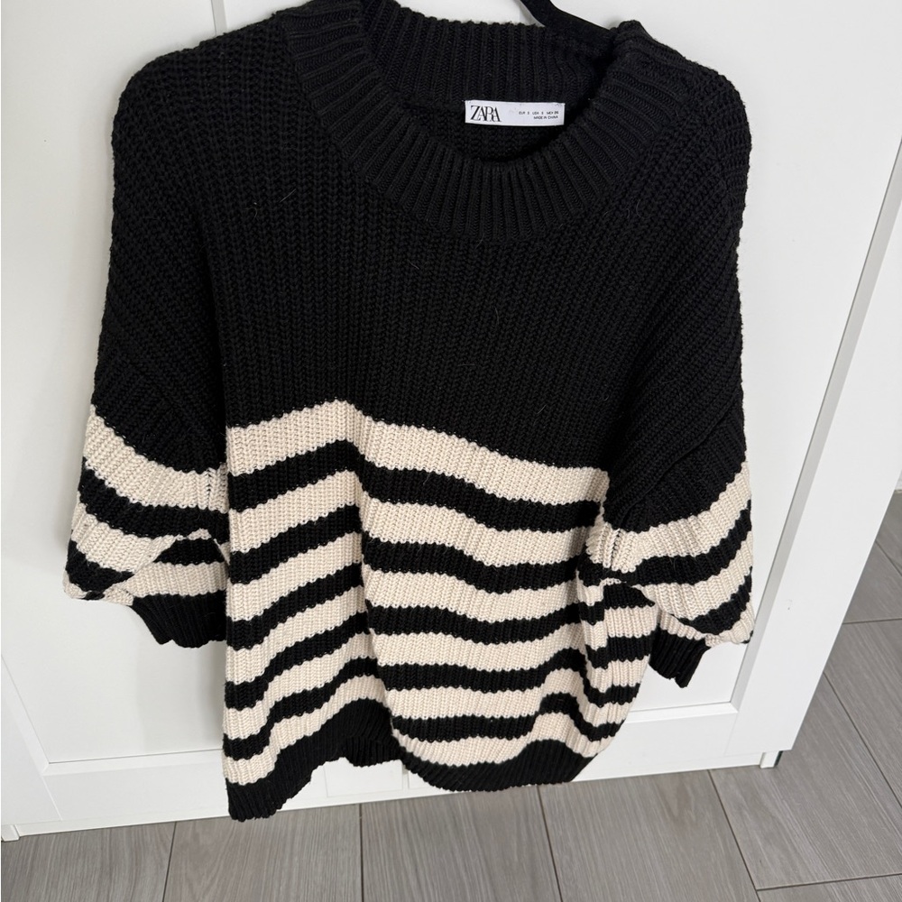 Zara Black and White Striped Women's Sweater oversized size small